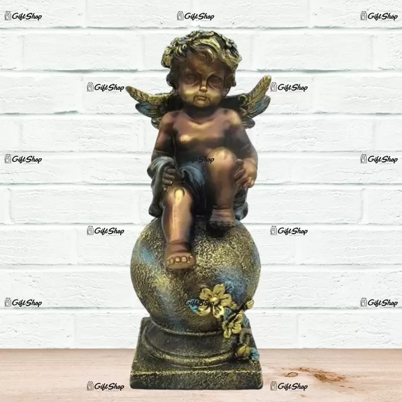 Inger pe glob, statueta din rasina, model a